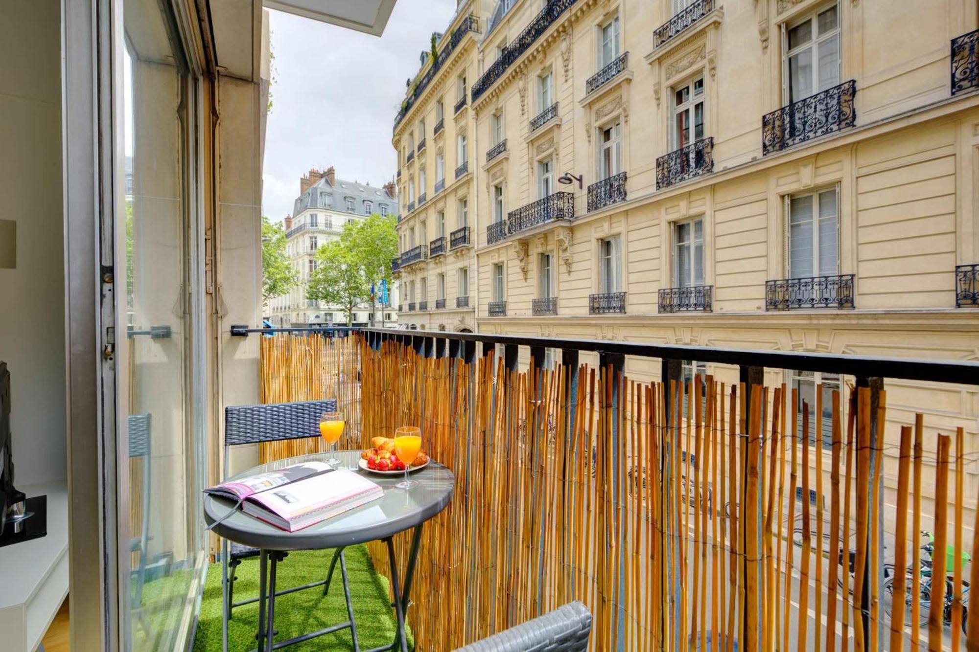 St Germain & Le Bon Marche With Balcony - Cityapartmentstay París Exterior foto